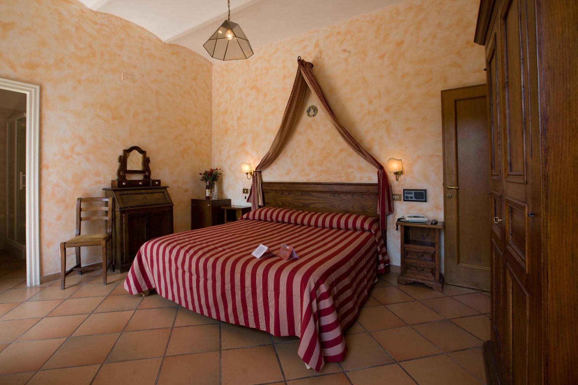 Agriturismo Palazzo Bandino - Wine Cellar, On Reservation Restaurant And Spa Chianciano Terme Luaran gambar